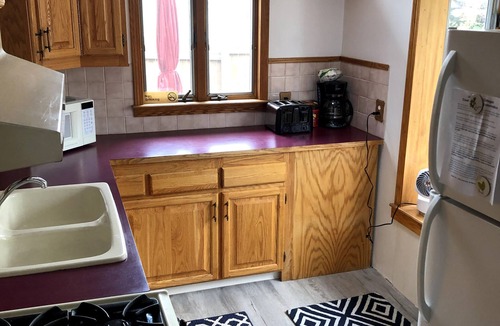 Geneva-on-the-Lake Cottage | Middle of the strip! Lake Escape TOO, Sleeps 11, on private lane with lake view.