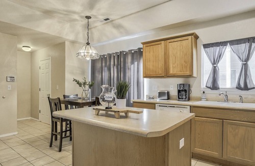 Cheyenne Meadows House | Midterm Rental Townhome, Garage Parking, Fort Carson, Beautiful Cheyenne Mountain Location