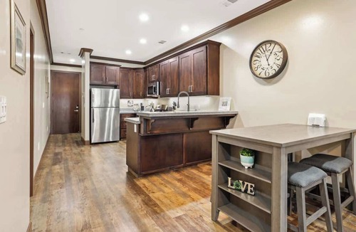 Visalia Apartment | Midtown Loft 301 on Main St DT Visalia