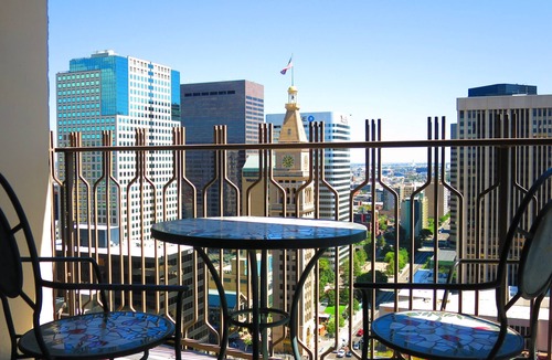 Downtown Denver Condo | MILE-HIGH 27TH FLOOR 1BD/1BA CONDO, FANTASTIC VIEWS, WALKABLE LOCATION, POOL GYM