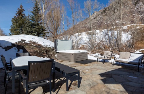 Vail - Beaver Creek House | Minturn River Cabin with Hot Tub and NEW Air Conditioning