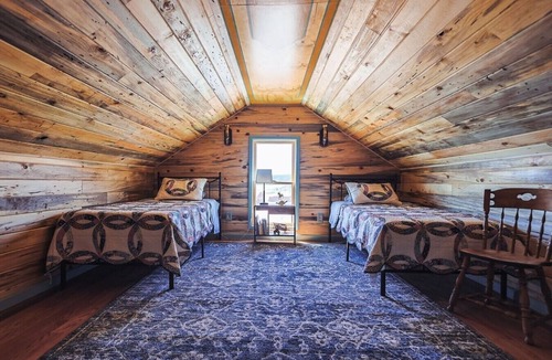 Centennial Bed & Breakfast | Minutes from skiing and hiking