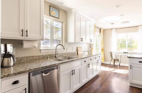 Atascadero House | Minutes to downtown & wineries. private yard, bocci court, BBQ