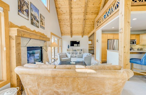 Keystone House | Minutes to Keystone Base Area, Second Story Balcony w/Mountain Views!