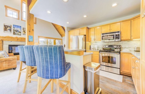 Keystone House | Minutes to Keystone Base Area, Second Story Balcony w/Mountain Views!