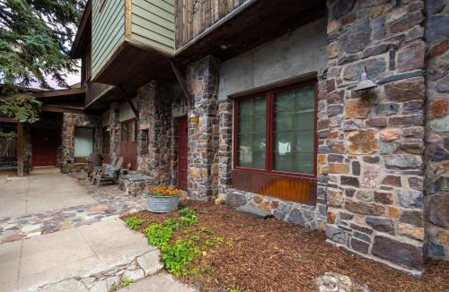 Ouray House | Mission Rock 1