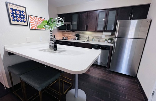 Southfield Apartment | Mod KING Studio Apartment w/private covered patio