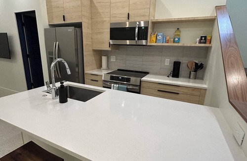 Carbondale Apartment | Modern 1-bedroom apartment in downtown Carbondale