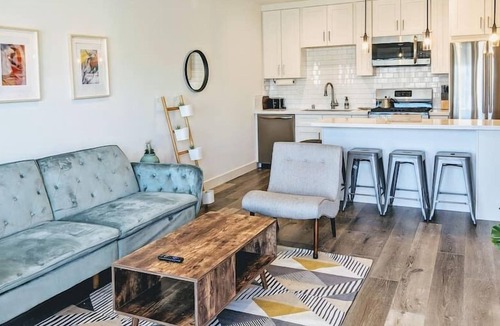El Segundo Apartment | Modern 1 BR Pool Kitchen LaundryBeaches