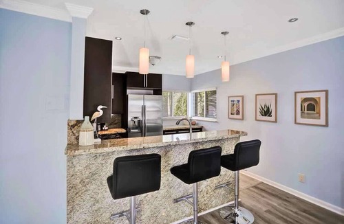 Hendricks and Venice Isles Apartment | Modern 1BR on 2nd Floor Near Las Olas