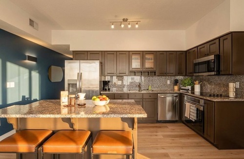 Ohio City Apartment | Modern 1BR Penthouse Heart of CLE Views