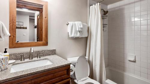Warrior's Mark Apartment | Modern 1BR Walk to Peak 9 Lifts at 800 Columbine - Sleeps 4