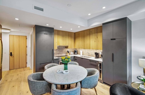 Snowmass Village Condo | Modern 2 bedroom 2 bathroom Ski In&Ski Out 07