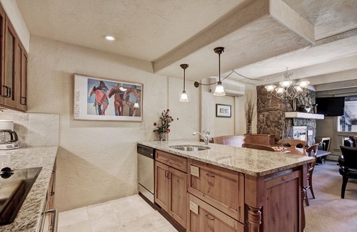 Vail Hotel | Modern 2 BR Condo Lodge at Vail, Walk to Gondola by RedAwning
