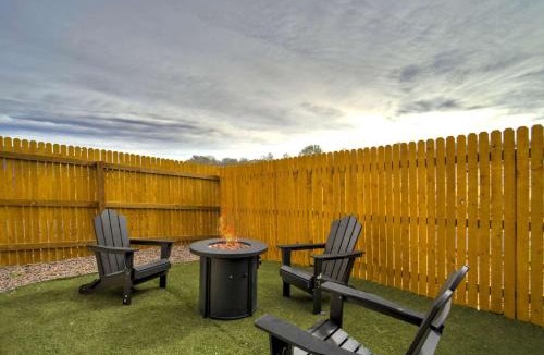 Pueblo West House | Modern 2BR Home Sleeps 8 Grill Hot Tub & Fire Pit