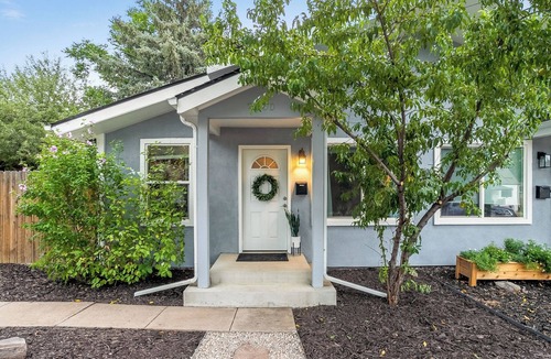 Sloan Lake House | Modern 2BR Prime Location Fiber Internet Patio