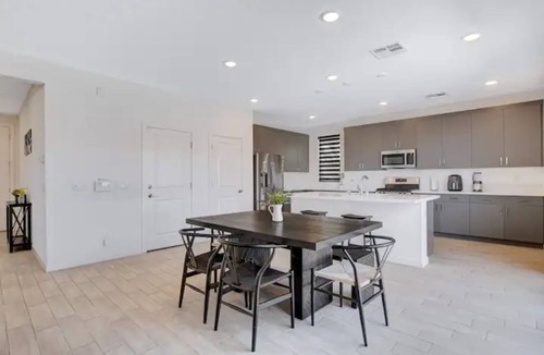 North Las Vegas House | Modern 3BR 2.5bath home North LV