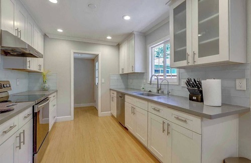 Santa Clara House | Modern 3BR Home｜Prime Location｜Fenced Backyard｜Perfect for Families #41420