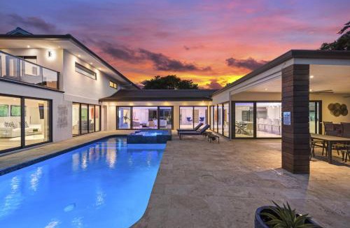 South Lake House | Modern 5-Bedroom Waterfront Villa with Private Pool, Dock, and Jacuzzi in Hollywood