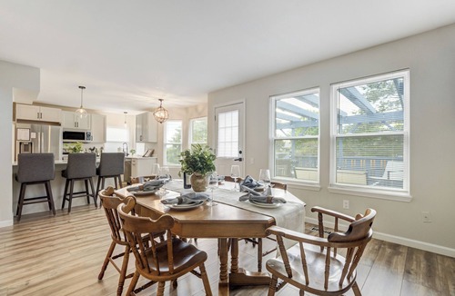 Briargate Cottage | Modern 6BR Home in Briargate