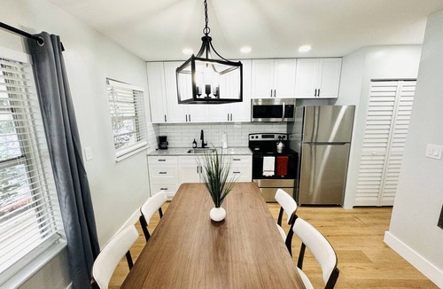 Lake Ridge Apartment | Modern, Affordable & Stylish 1 Bed APT