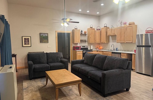 Lake City Apartment | Modern Apartment in Lake City