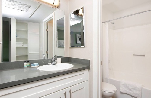 Chino Apartment | Modern Apartment in Prime Location (ID8237X51)