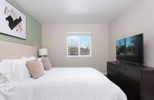 Chino Apartment | Modern Apartment in Prime Location (ID8237X51)