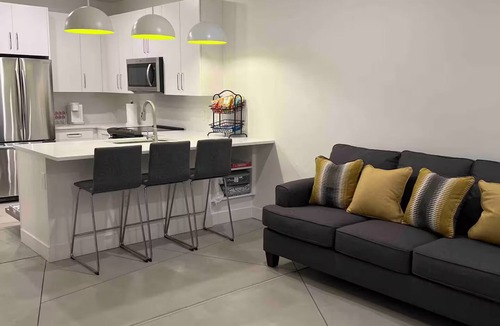 Jefferson Park Condo | Modern Apartment Near Downtown Denver