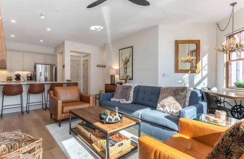 Avon Condo | Modern & Bright Ski Retreat | Updated with Stylish Interiors, Amenities & Close to Mountain Access