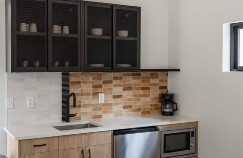Grant Cabin | Modern Cabin Stay, Hike, Bike Base, GuanellaPass