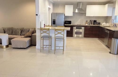 North Miami Beach House | Modern Ceramic Retreat - Newly Remodeled 2BR/2BA