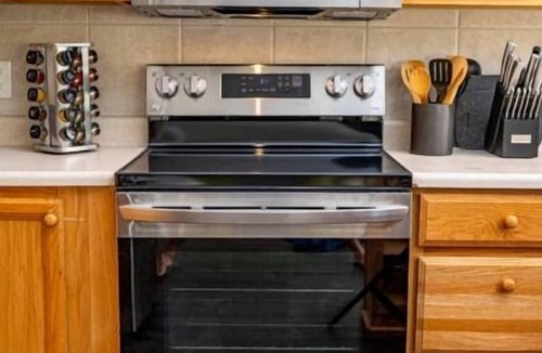 Estes Park House | Modern Family Cabin near RMNP and town! 2 Decks & Firepits, Dogs ok - Big Yard!