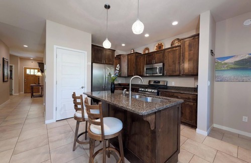 Durango House | Modern Home 2 Miles from Downtown DGO - Pet Friendly - Fenced Yard (30+ Day)