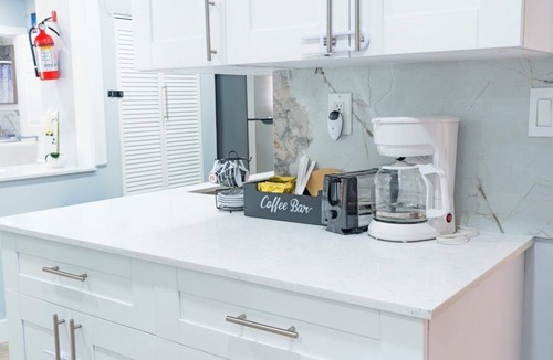 Central Fort Lauderdale Villa | ✨ Modern home with BBQ and garden, near downtown