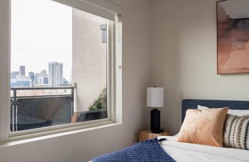 Highland House | Modern Lifestyle - City View - Pet-Friendly - Zuni