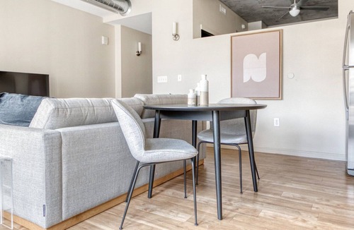LoDo Apartment | Modern LoDo 1BR w/ Gym, Roof, W/D, next to Union Station, by Blueground