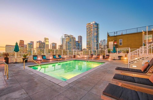 Historic Core Apartment | Modern Loft 1BR in Downtown LA!