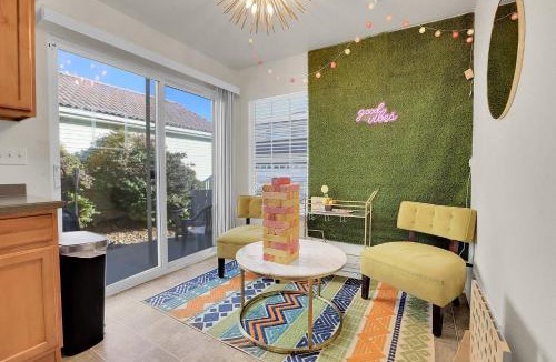 North Central Westminster House | Modern Luxe Stay Bright & Photo-Ready