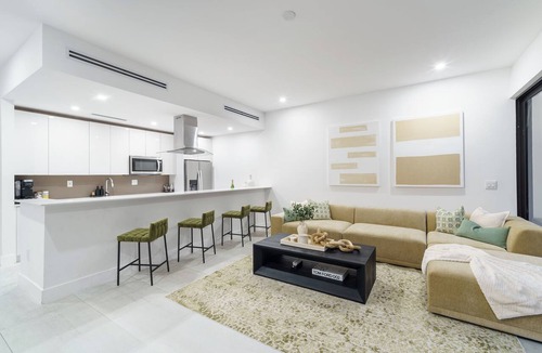 Southwest Coconut Grove House | Modern Luxury Coconut Grove Home w/Pool, Gated & Grill