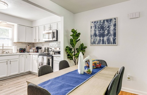 Cuyahoga Falls Apartment | Modern Luxury - Heart of Cuyahoga Falls