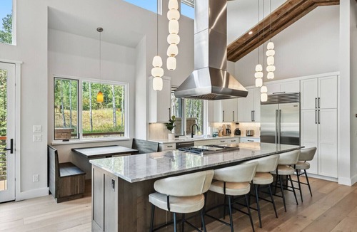 Silverthorne House | Modern Luxury Home Near 4 Ski Resorts