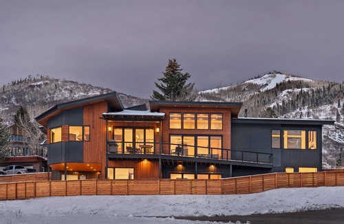 Steamboat Springs House | Modern Luxury Home + Hot Tub + Close to skiing + Ski Shuttle – Cazador Lodge