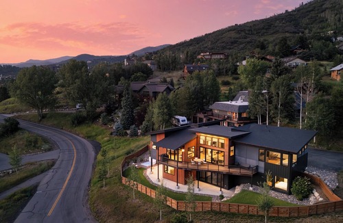 Steamboat Springs House | Modern Luxury Home + Hot Tub + Close to skiing + Ski Shuttle – Cazador Lodge