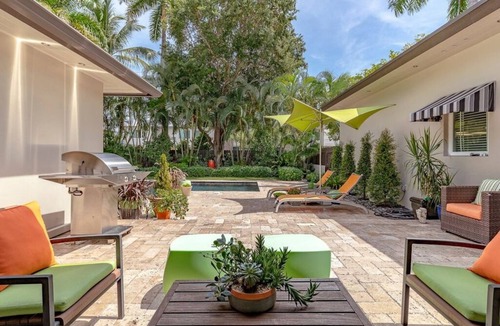 Victoria Park House | Modern Mid Century Retreat
