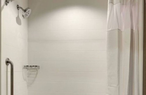 Moab Hotel | Modern Moab Suites with Pool, Minutes from Arches and Canyonlands National Parks