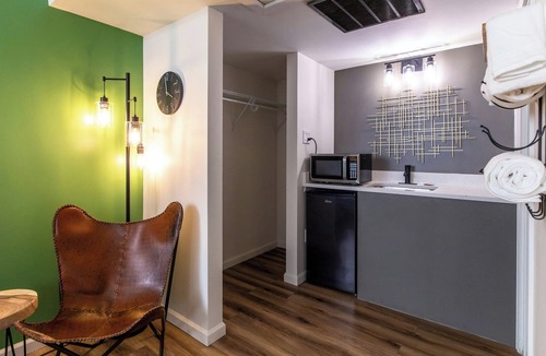 Downtown Colorado Springs Hotel | Modern Motel