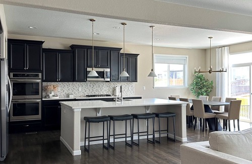 Commerce City House | Modern Oasis/Family Friendly/Hot Tub/Spacious