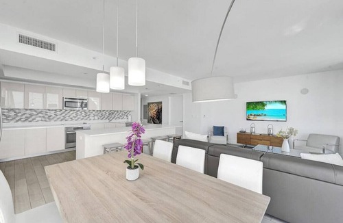 Hallandale Beach Apartment | Modern Ocean View Condo Resort Beach Service 1901