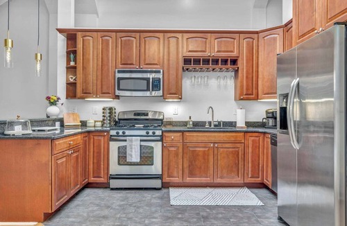 Gateway District Apartment | Modern Penthouse Private Rooftop in Downtown